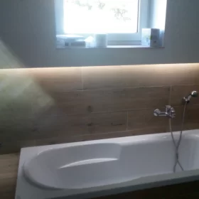 Montaż oświetlenia łazienkowego