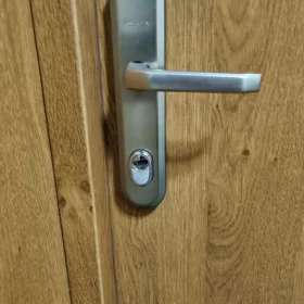 Wymiana zamka w drzwiach Gerda w ramach usługi ślusarskiej