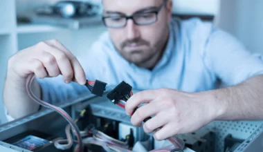 Czarny ekran po włączeniu komputera