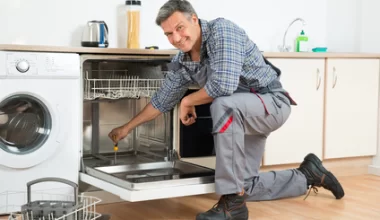 Dlaczego zmywarka nie grzeje wody? Poznaj 3 przyczyny tej usterki