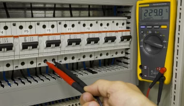 Wybijanie korków  - przyczyny i rozwiązania