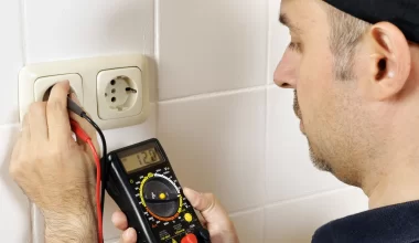 Płyta indukcyjna robi zwarcie  - usterka elektryczna czy awaria sprzętu?