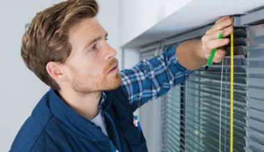 Roleta nie chce się zwijać? Poznaj przyczyny i rozwiązania