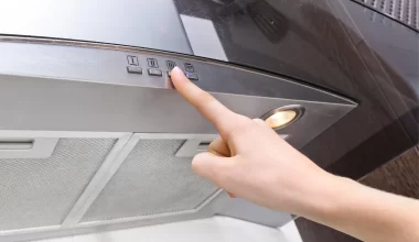 Brudny filtr w okapie