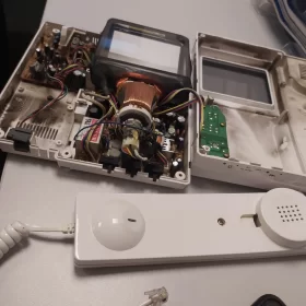 Realizacja naprawy domofonu