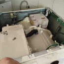 Realizacja naprawy zepsutej pralki u klienta