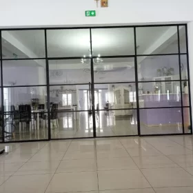 Realizacja szklanej ścianki