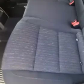 Pranie siedzisk w samochodzie