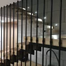 Montaż oświetlenia LED przy schodach